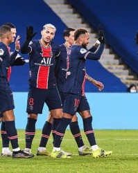  巴黎圣日耳曼主场大胜里昂，姆巴佩梅开二度  