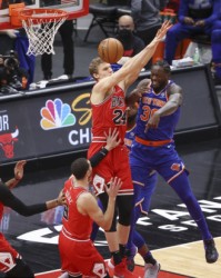  拉文30分公牛加时力克尼克斯止住三连败